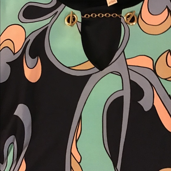 Dress - Picture 5 of 9